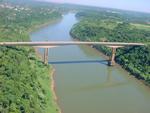 Vista aérea del Puente Internacional Tancredo Neves