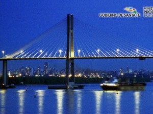 Puente Rosario-Victoria a la hora del crepúsculo